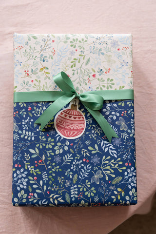 Gavepapir Winter Leaf med motiv af Annemette Voss