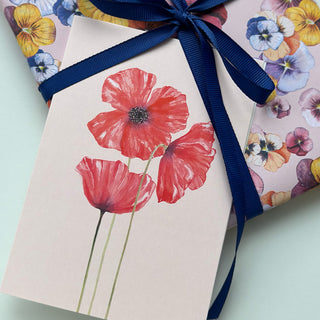 Foldet kort Botanicals Poppy med motiv af Annemette Voss