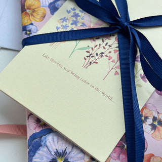 Foldet kort Botanicals Like Flowers med motiv af Annemette Voss